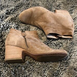 Eileen Fisher Suede Tan Ankle Booties 7.5